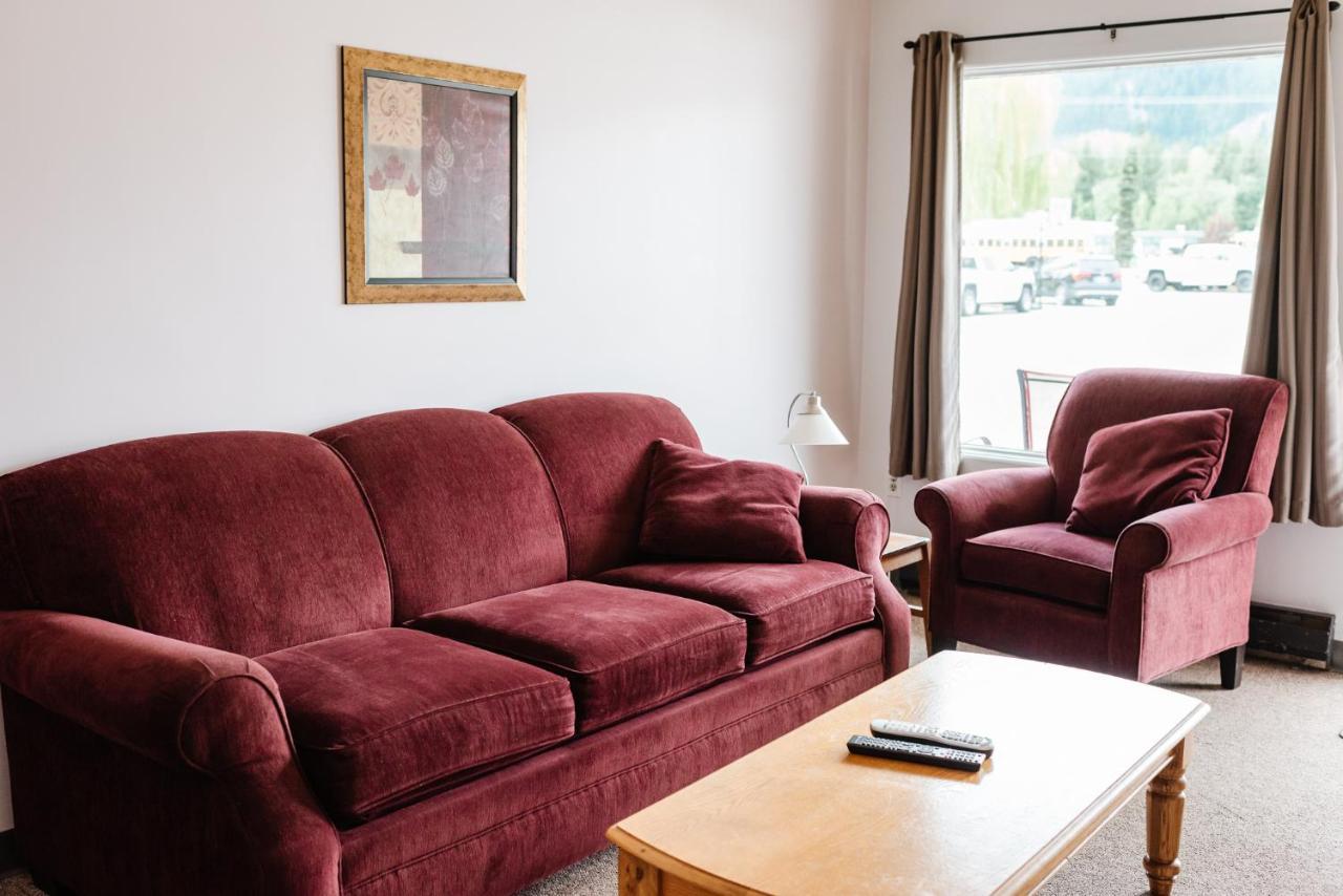 Paradise Motel Sicamous Bagian luar foto