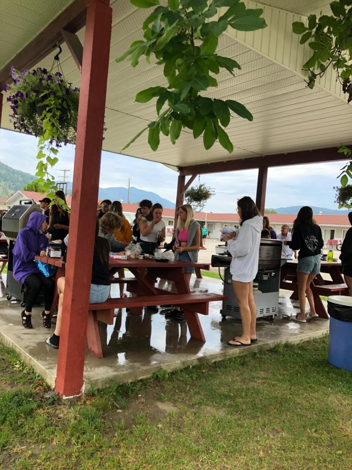 Paradise Motel Sicamous Bagian luar foto
